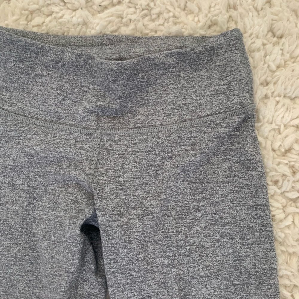 like new light grey lululemon leggings